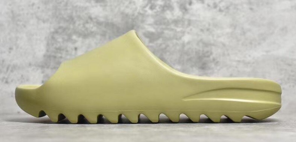Aidas Originals Yeezy Slide RESIN FX0494-0
