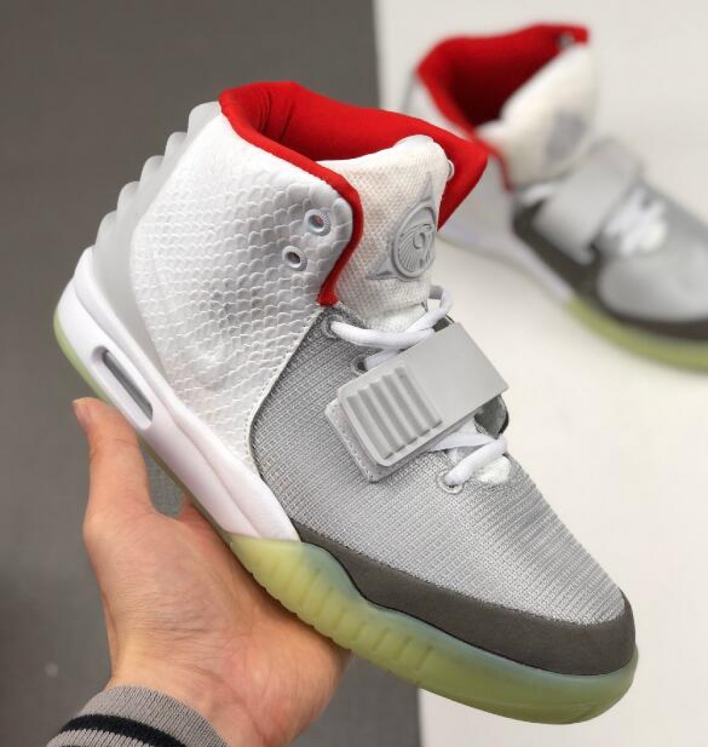 Nike Air Yeezy 2 Nrg Yeezy 02XHLR12 silver-0